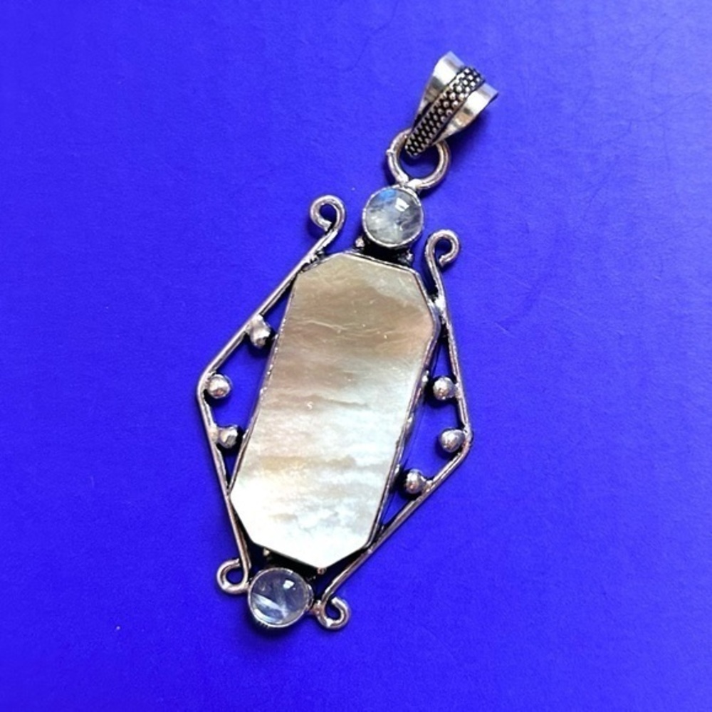 New Large Handcrafted Mother of Pearl & Rainbow Moonstone Silver Pendent